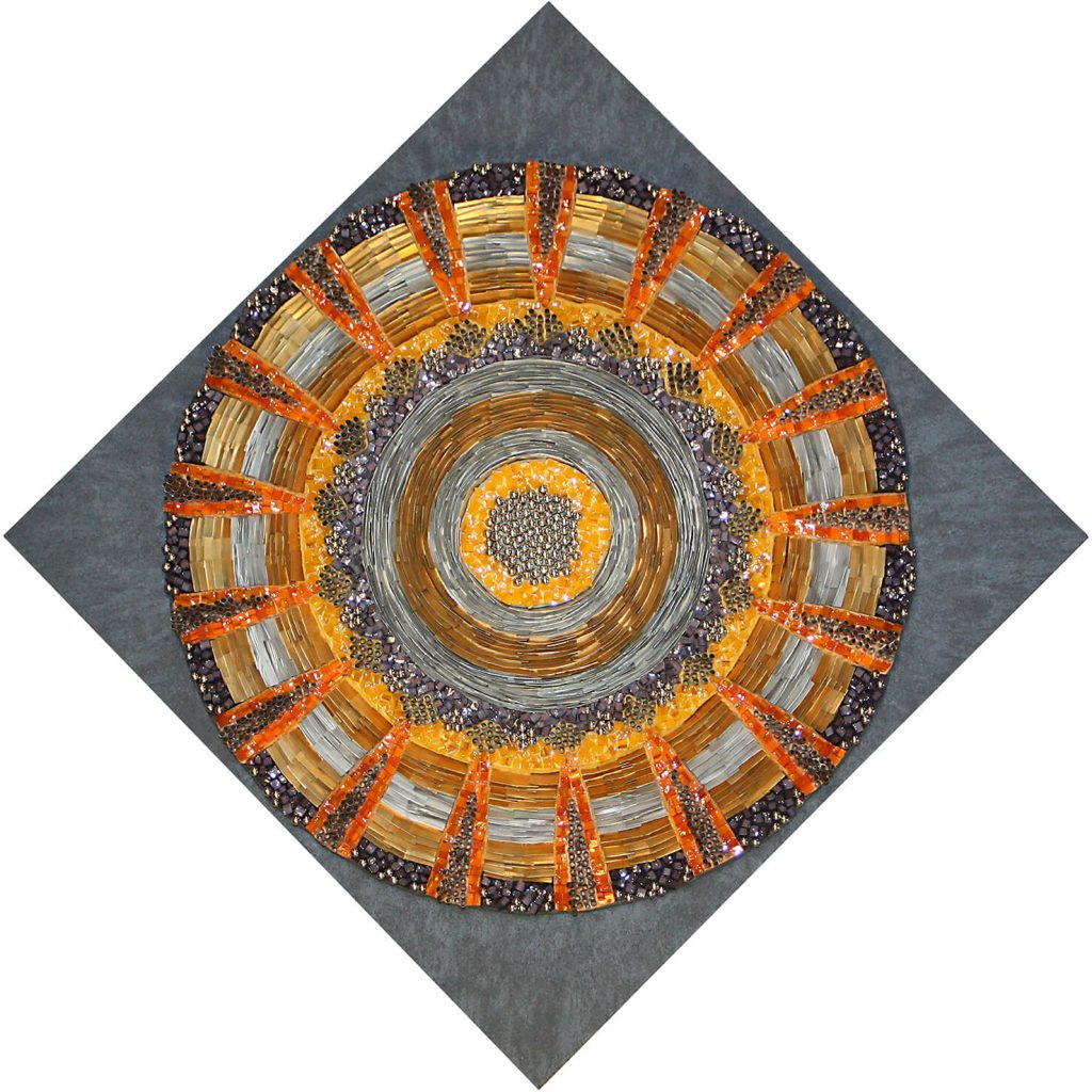 Mosaïque Mandala Couronne sacrée - Aluminium, Emaux Albertini, billes inox 40x40cm